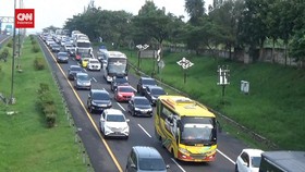 VIDEO: One Way Dihentikan, Arus Mudik Di Tol Cipali Merayap
