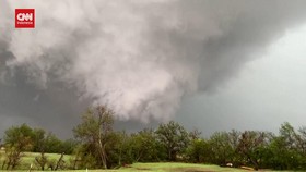 VIDEO: Tornado Dahsyat Terjang Oklahoma, 2 Orang Tewas