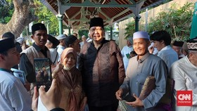 CT Salat Id di Masjid Sunda Kelapa, Ramai Jemaah Bersalaman