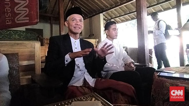 Gubernur Jateng yang juga calon presiden dari PDIP Ganjar Pranowo makan malam bersama dengan Walikota Solo Gibran Rakabuming Raka pada Selasa (23/5) ini.