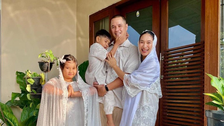 gaya lebaran selebriti Gaya Lebaran seleb.