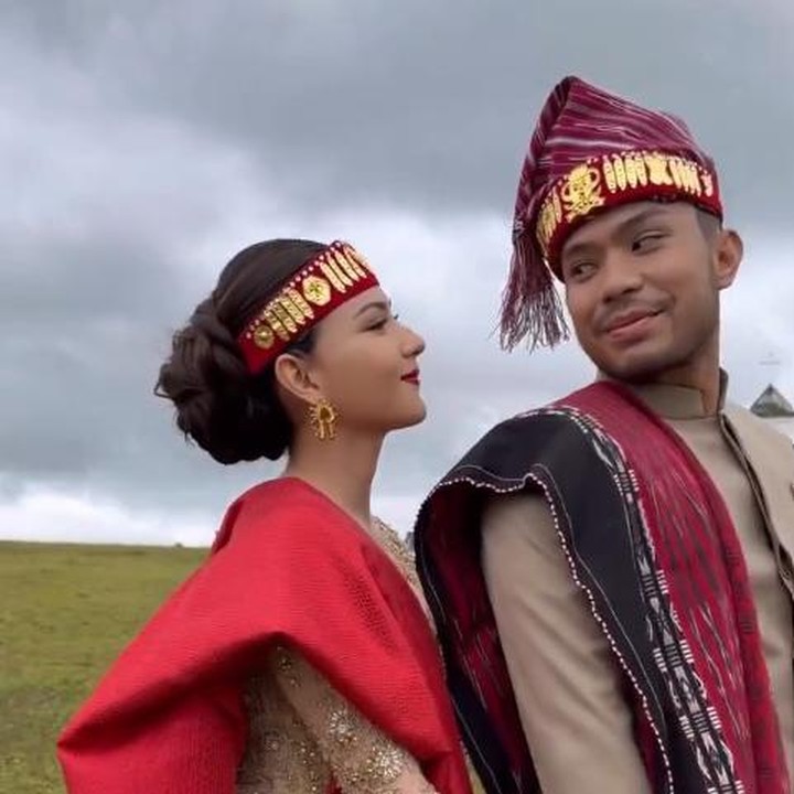 <p>Jessica membagikan proses pengambilan gambar prewedding-nya di Instagram. Dalam video singkat itu, Jessica dan Yakub tampak bahagia dan selalu bersikap romantis satu sama lain. (Foto: Instagram @jscmila)</p>