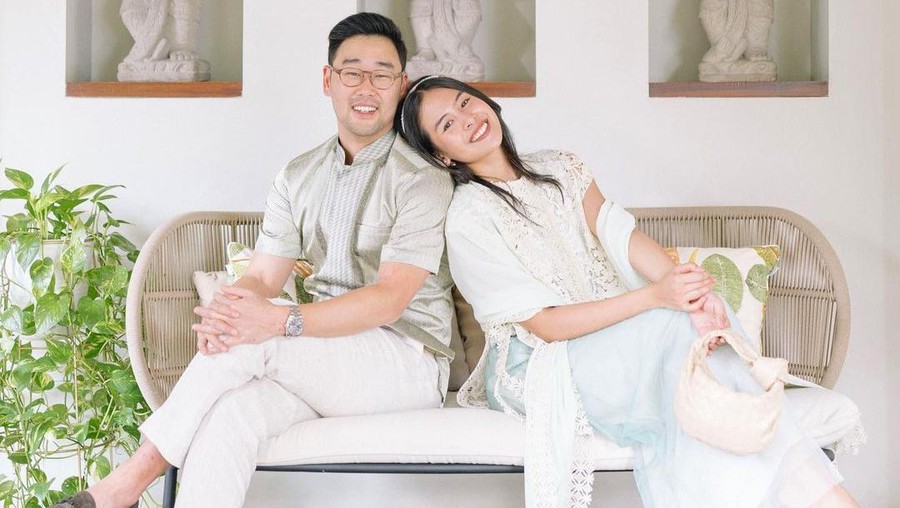 Pakai baju lebaran warna hijau sage, Maudy Ayunda dan Jesse Choi punya julukan baru.