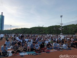 Salat Idul Fitri di Makassar, Warga Penuhi Lapangan Karebosi