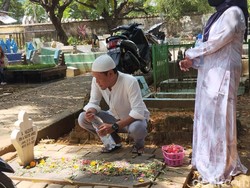 Doa Ziarah Kubur dan Urutan Membacanya