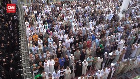 VIDEO: Momen Syahdu Muslim Syiah Irak yang Lebaran Hari ini