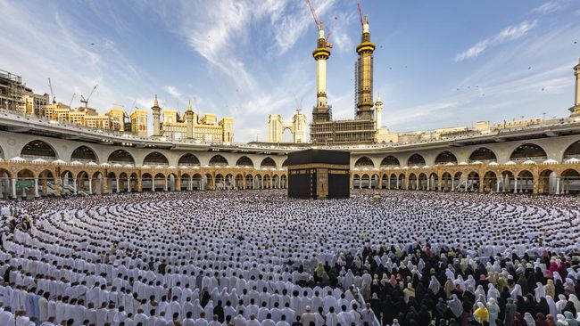 Dikarenakan merupakan tempat suci dan mulia, maka setiap Muslim yang datang dianjurkan untuk membaca doa masuk kota Makkah.