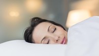 7 Kebiasaan Buruk Sebelum Tidur, Bikin Kulit Kusam dan Terlihat Tua Bun