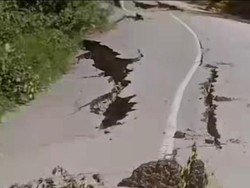 Jalan Provinsi di Sumbawa Rusak Parah, Sebagian Ambruk