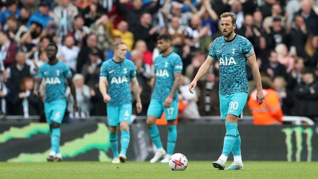 Nama Antonio Conte ikut dibawa-bawa saat Tottenham Hotspur dibantai Newcastle United 1-6 pada pekan ke-32 Liga Inggris, Minggu (23/4) malam WIB.