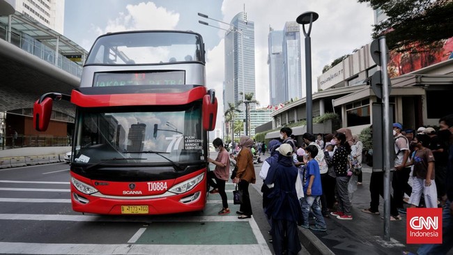 Bus Transjakarta mengalihkan sejumlah rute imbas pelaksanaan KTT ASEAN. Salah satu rute terkena dampak adalah arah Senen-Tanah Abang.