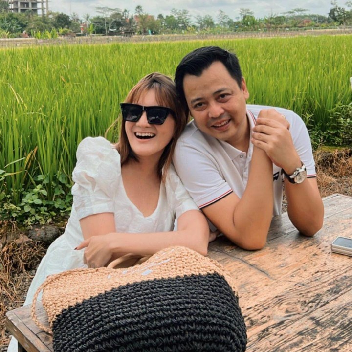 <p>"<em>With the person i find comfort in everything</em>," tulis Kiki dilihat dari akun Instagram-nya belum lama ini. (Foto: Instagram: @kikiamaliaworld)</p>