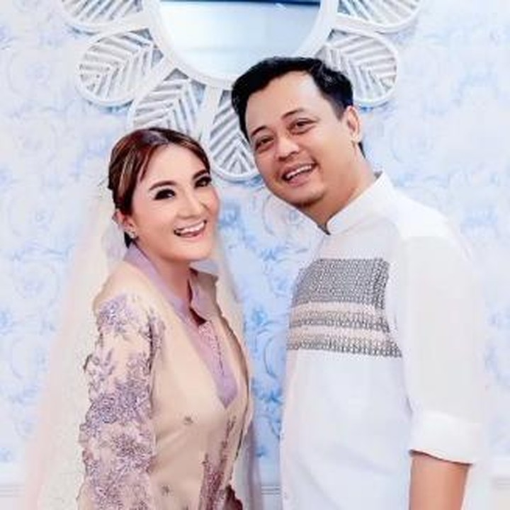 <p>Banyak netizen yang ikut berbahagia atas pernikahan Kiki dan Agung. Tak sedikit yang mendoakan agar Kiki dan suami langgeng hingga maut memisahkan. (Foto: Instagram: @kikiamaliaworld)</p>