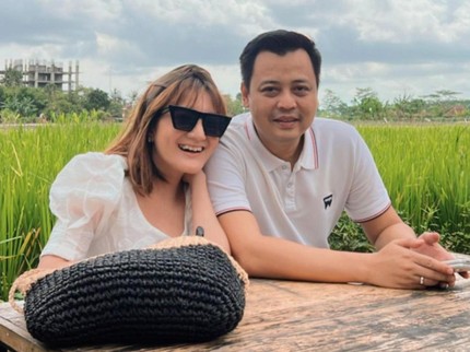 10 Tahun Sendiri, Intip 7 Potret Bahagia Kiki Amalia & Suami Kini