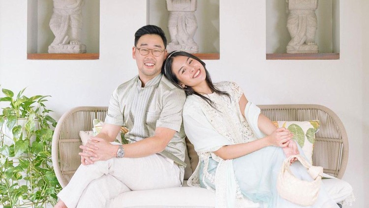 Potret Lebaran Maudy Ayunda dan Jesse Choi Potret Lebaran Maudy Ayunda dan Jesse Choi