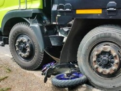 2 Siswa SMP Berboncengan Motor di Mamuju Tengah Tewas Terlindas Truk