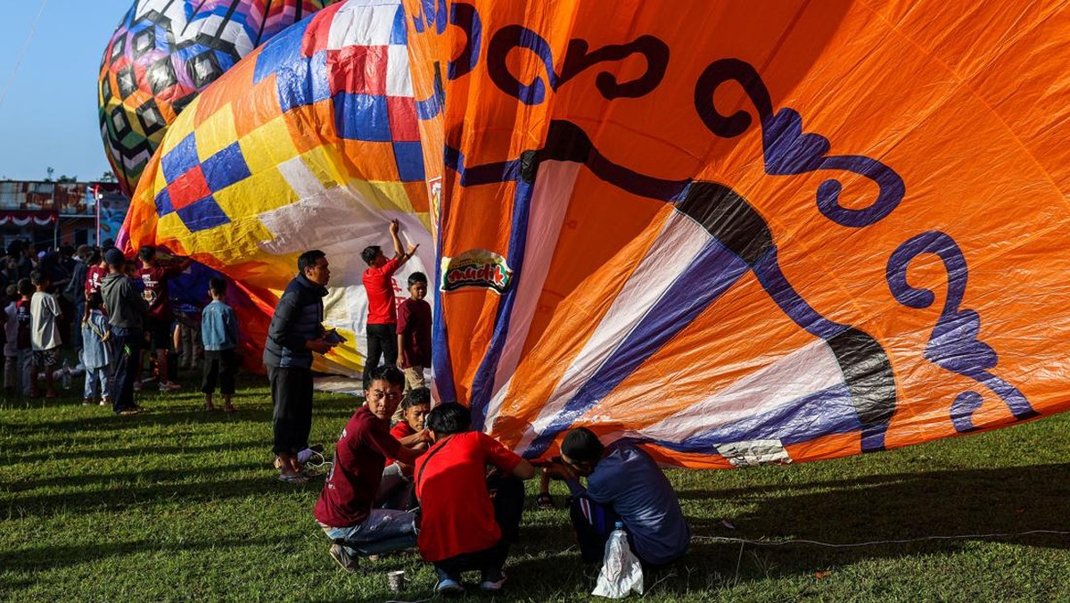 FOTO: Meriah Festival Balon Udara Wonosobo saat Libur Lebaran 2023
