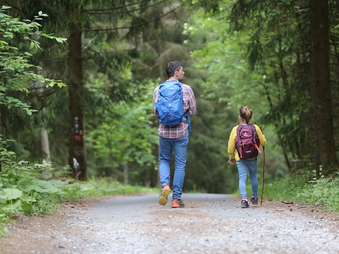6 Gaya Parenting Menurut Zodiak, Mana yang Cocok Denganmu?