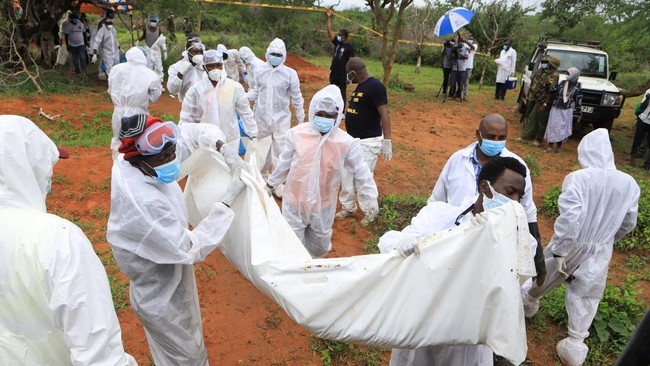 Dua pendeta pemimpin sekte sesat di Kenya akan diadili hari ini, Selasa (2/5), usai 109 pengikut mereka ditemukan tewas di hutan.