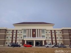 Anggota DPRD Bojonegoro Diviralkan Mangku Cewek Open BO Penuhi Panggilan BK