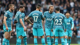 Pemain Tottenham Dikecam karena Tukar Jersey Usai Dibantai Newcastle