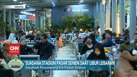 VIDEO: Libur Lebaran, Arus Mudik di Stasiun Senen Masih Ramai