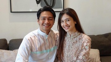 MIKHA DAN DEVA RAYAKAN LEBARAN BERSAMA