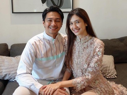 Potret Mikha Tambayong & Deva Mahenra Lebaran Pertama Kali Sebagai Suami Istri