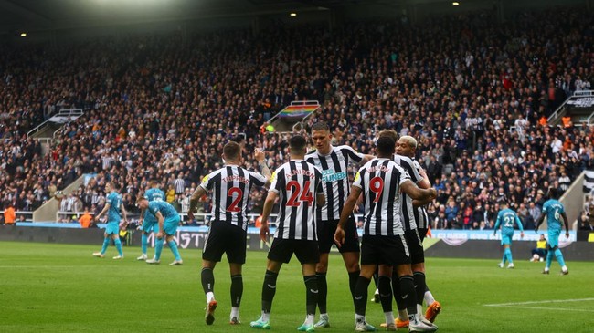 Newcastle United sukses menghajar Tottenham Hotspur. Berikut klasemen Liga Inggris usai hasil laga Minggu (23/4).