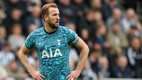 Kane Ditahan Tottenham Sebelum Naik Pesawat, Terancam Batal ke Bayern