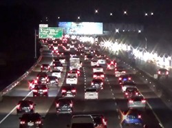 Pantauan Arus Balik di Tol Cikampek Arah Jakarta Malam Ini