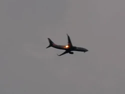 Pesawat American Airlines Terbakar di Udara!