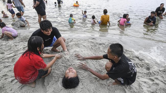 Hari Pertama Lebaran, 40 Ribu Pengunjung Padati Ancol