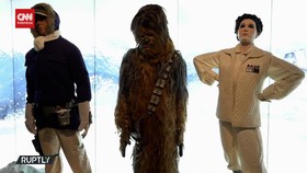 VIDEO: Pameran Barang Koleksi Penggemar Star Wars Di Inggris