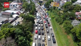 VIDEO: Momen Kemacetan Parah Menuju Puncak Dari Udara