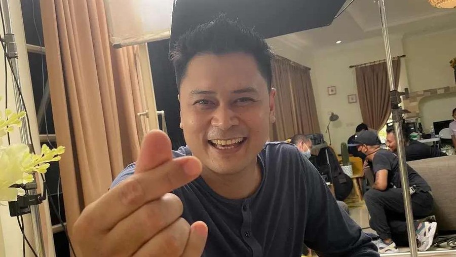 Kecupan Terakhir Anak Antar Kepergian Iqbal Pakula