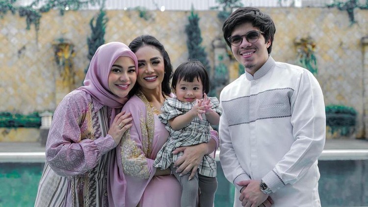 Lebaran Aurel, Atta, Ameena dan KD
