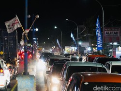 Langgar Aturan Pembatasan, 30 Truk di Jalan Maros-Makassar Ditilang