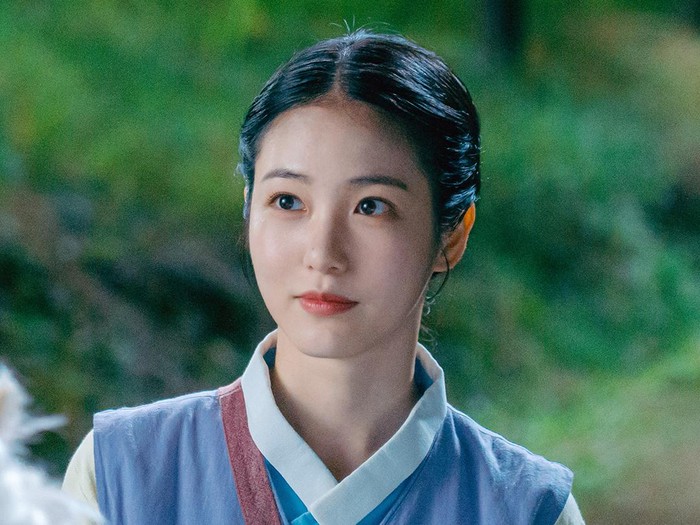 Shin Ye Eun di The Secret Romantic Guesthouse/ Foto: instagram.com/sbsdrama.official