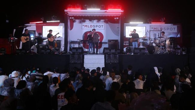 Stage Bus Jazz Tour (SBJT) 2023 akan digelar di delapan kota dan diramaikan Pamungkas, Barasuara, Dere, Sal Priadi, hingga Fourtwnty.