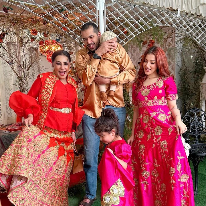 <p>Wah, tema Lebaran keluarga Tasya di setiap tahunnya selalu berhasil menuai decak kagum ya, Bunda? Kita doakan agar keluarga mereka sehat selalu, ya. (Foto: Instagram @tasyafarasya)</p>