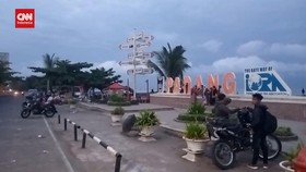 VIDEO: Warga Kota Padang Kembali Beraktivitas Pasca Gempa