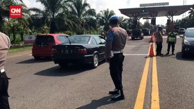 VIDEO: Oneway Arah Jakarta Di Tol, Pemudik Bingung Lewat Jalan Arteri