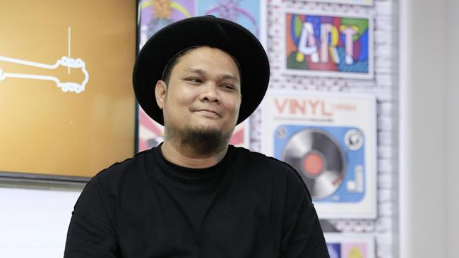 Keluarga memberikan repons soal perempuan yang ditangkap sedang bersama Virgoun di indekos terkait kasus dugaan penyalahgunaan narkoba.