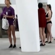 Viral di Medsos, Pegawai Perempuan di Toko Online Diminta Buka Baju dan Diperiksa! Ada Apa?