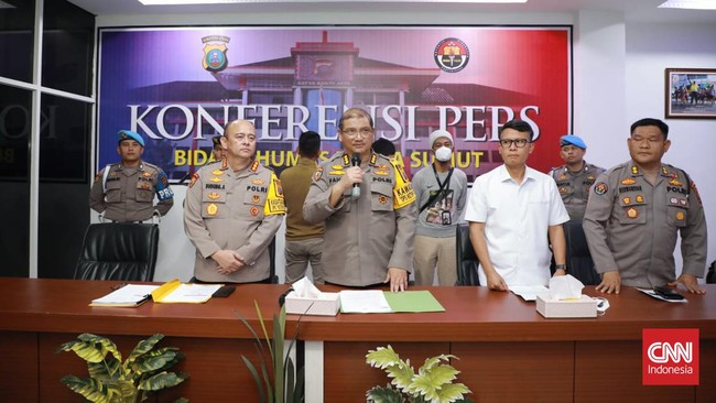 Penganiaya yang merupakan anak polisi berpangkat AKBP itu telah ditetapkan tersangka, dan ayahnya pun dicopot dari jabatan dan dipatsuskan.