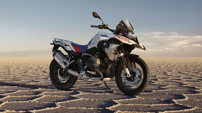 Gubernur Jawa Barat Ridwan Kamil mudik naik moge BMW R1250 GS, tapi motor tersebut tak tercantum dalam LHKPN.