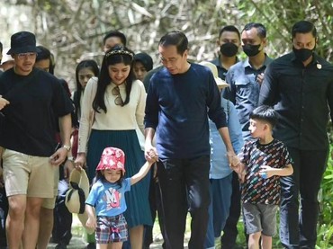 img-title 7 Potret Erina Gudono Liburan Bareng Keluarga Jokowi di Labuan Bajo
