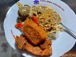 5 Gudeg Terkenal di Jogja Ini Rasanya Gurih Medhok Mantap