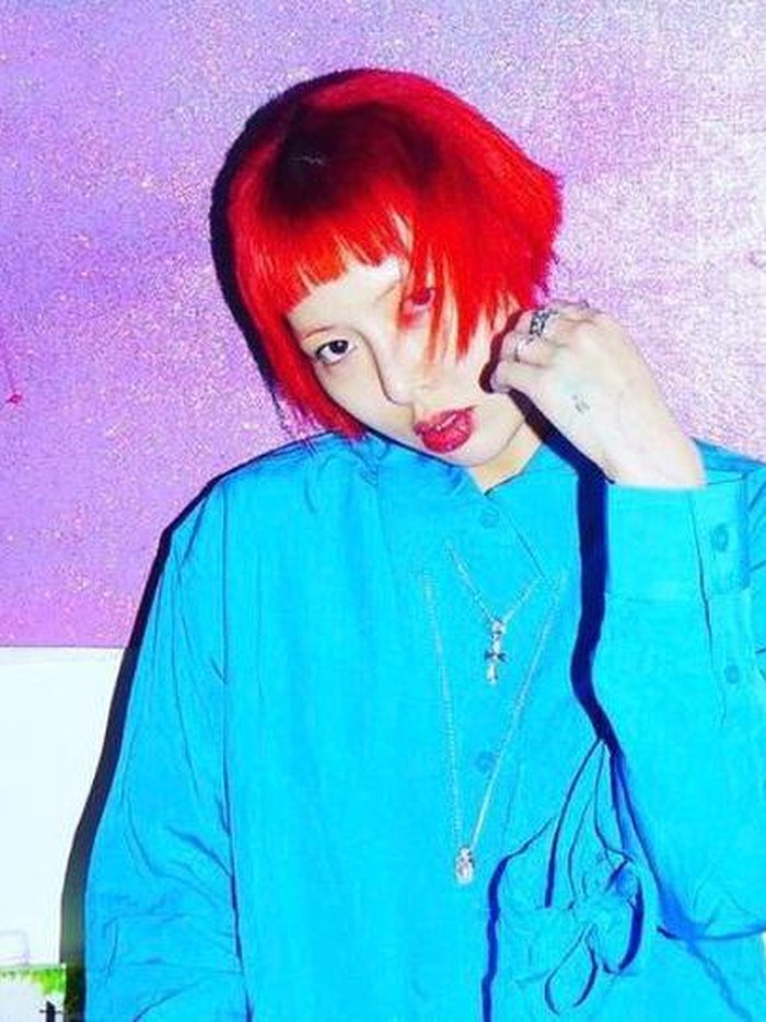 HyunA memang dikenal sebagai salah satu artis K-Pop yang berani tampil beda, namun tetap memberikan kesan stylish./ foto: instagram.com/hyunah_aa